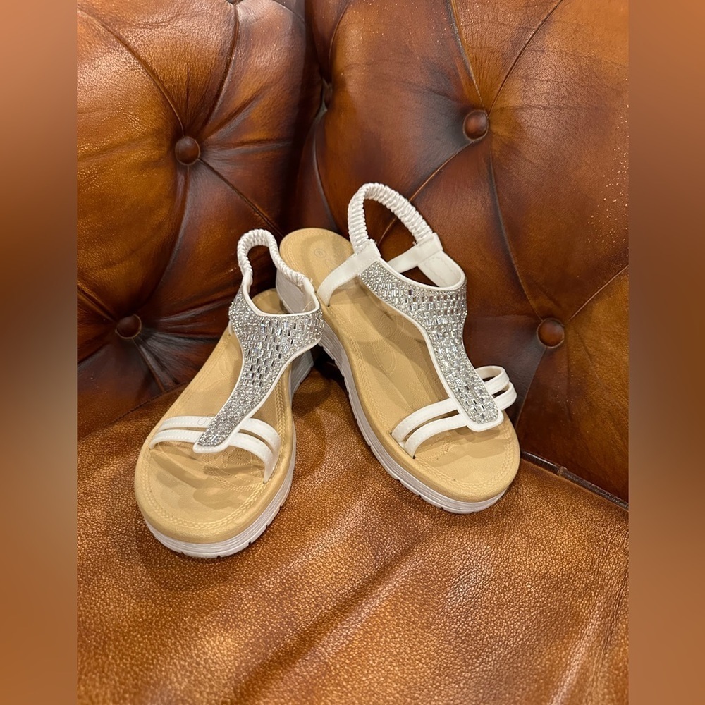 EUC COMFORT TRENDZ Low Wedge Heel Diamante T-Bar Slingback Sandals Sz 8
